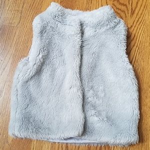 Carter's furry Vest Sz 6